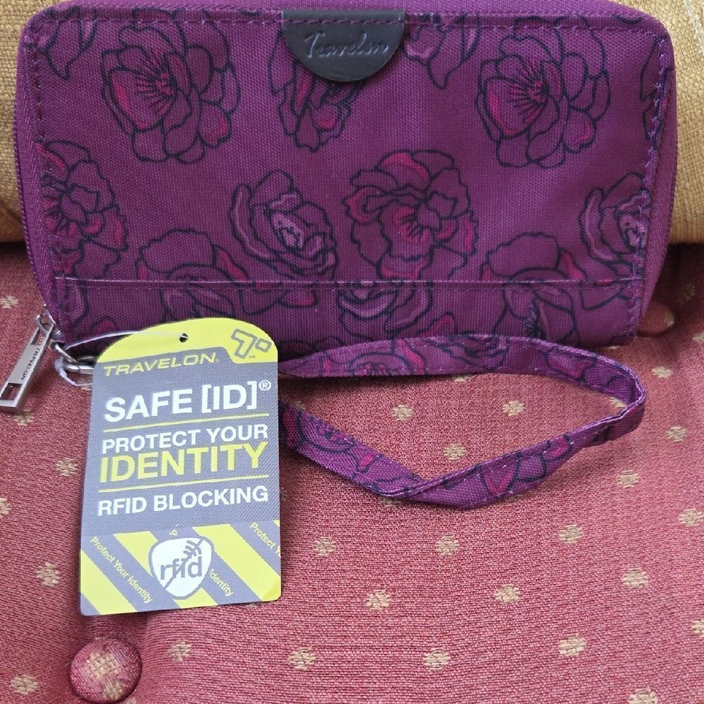 Travelon Purple Floral RFID Wallet